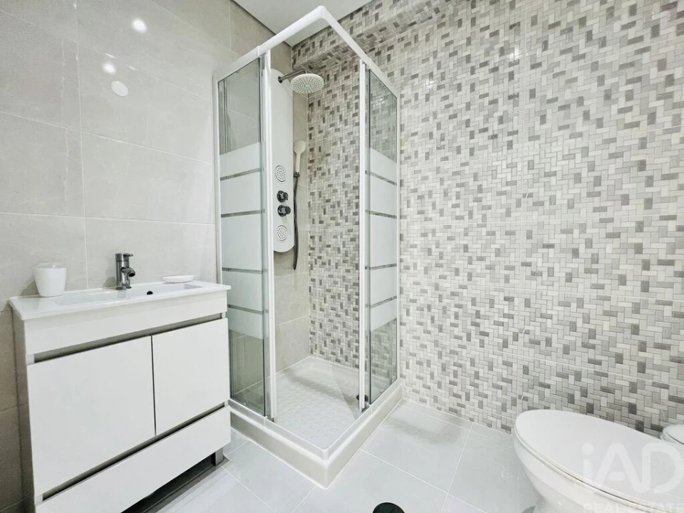 Apartamento T2 para Venda em Quarteira Foto 6
