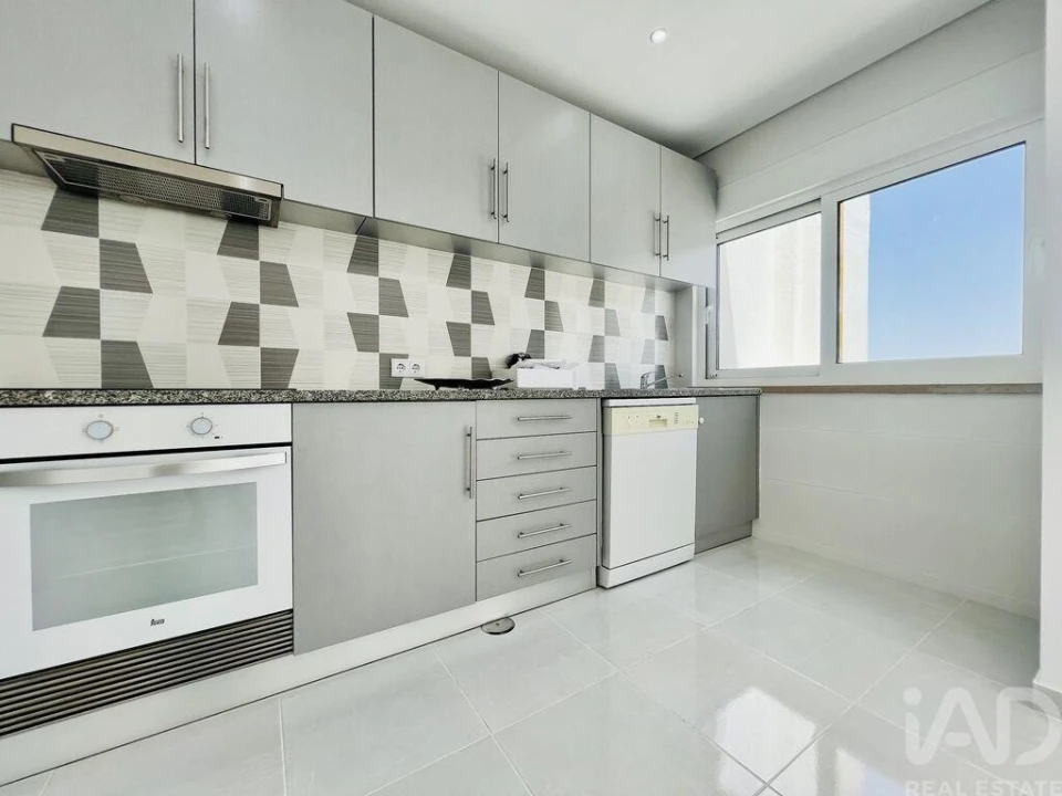 Apartamento T2 para Venda em Quarteira Foto 4