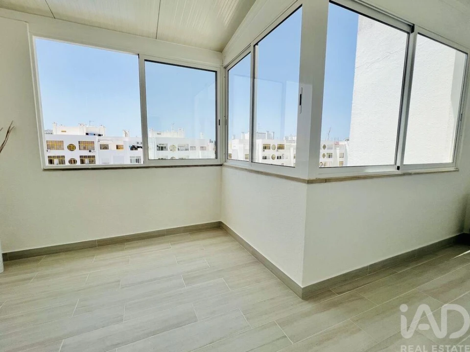 Apartamento T2 para Venda em Quarteira Foto 10