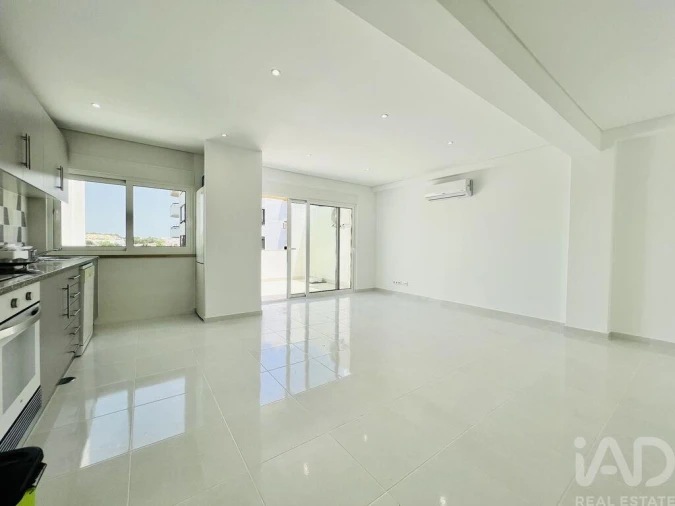Apartamento T2 para Venda em Quarteira Foto 2