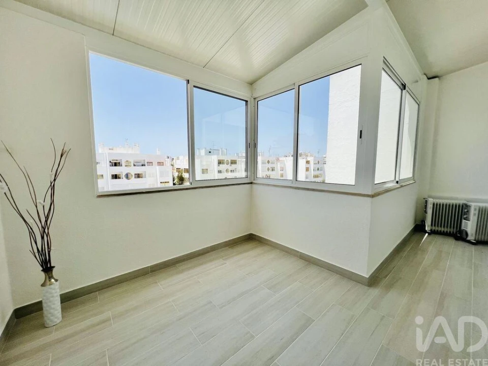Apartamento T2 para Venda em Quarteira Foto 12