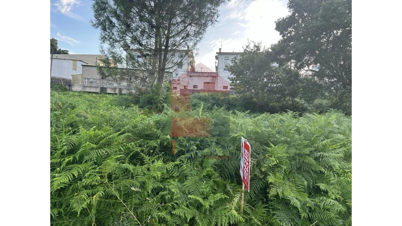 Terreno para Venda em Loureira Foto 3