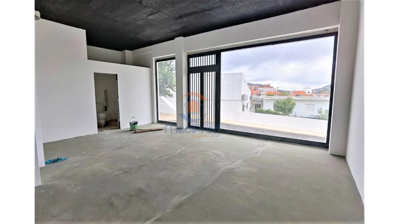 Loja para Venda em Ramada e Caneças Foto 1