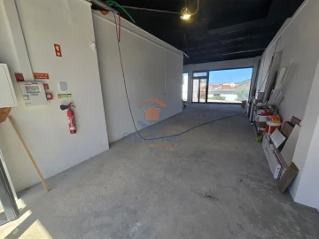 Loja para Venda em Ramada e Caneças