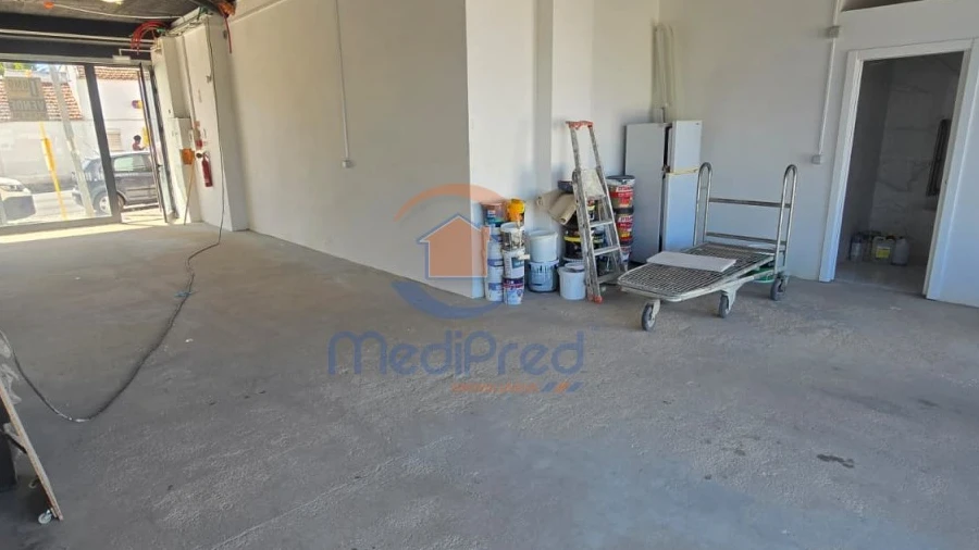 Loja para Venda em Ramada e Caneças