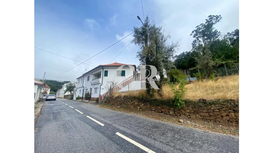 Moradia T3 para Venda em Campelo Foto 68