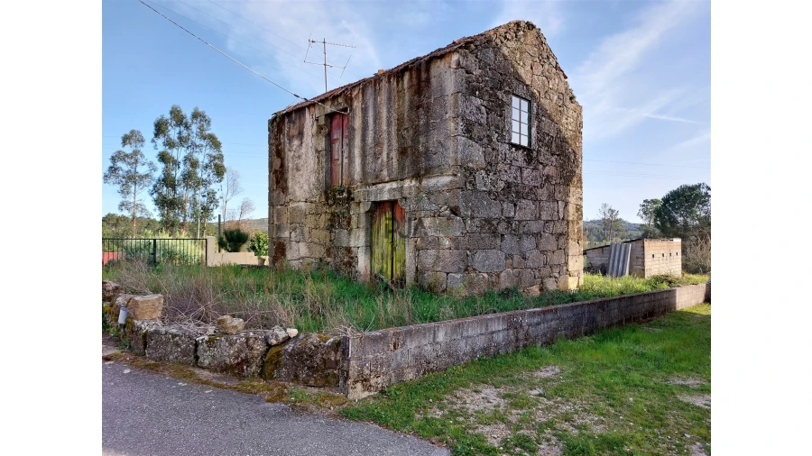 Moradia T1 para Venda em Fornos de Maceira Dão Foto 2