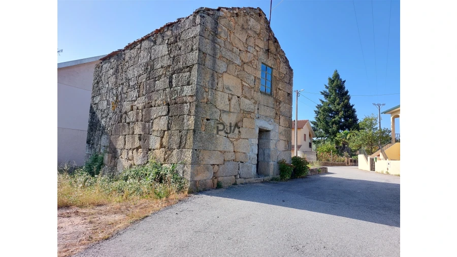 Moradia T1 para Venda em Fornos de Maceira Dão Foto 3