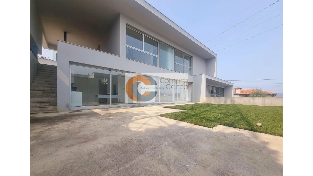 Moradia T3 para Venda em Selho (São Cristovão) Foto 1