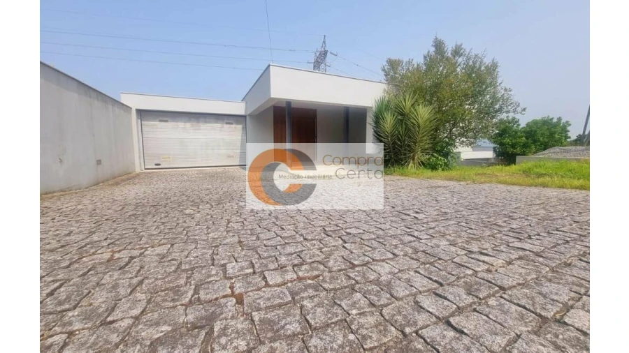 Moradia T3 para Venda em Selho (São Cristovão) Foto 2