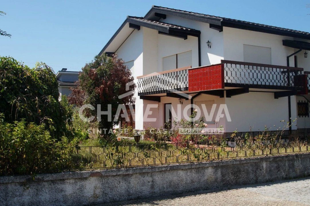 Moradia T5 para Venda em Mazedo e Cortes Foto 1