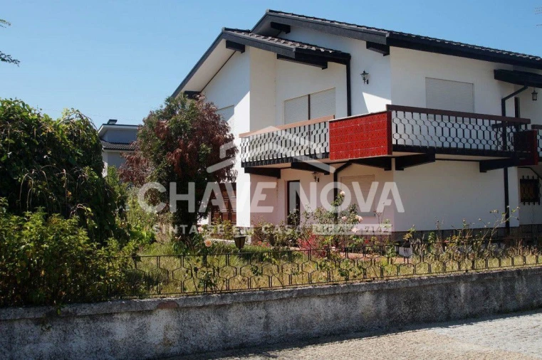 Moradia T5 para Venda em Mazedo e Cortes Foto 1