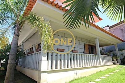Moradia T4 para Venda em Gondifelos, Cavalões e Outiz