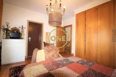 Moradia T4 para Venda em Gondifelos, Cavalões e Outiz