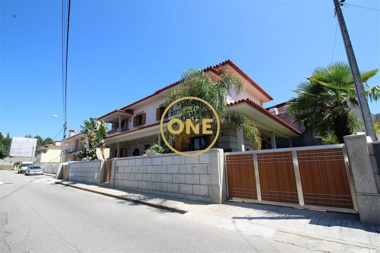 Moradia T4 para Venda em Gondifelos, Cavalões e Outiz Foto 22