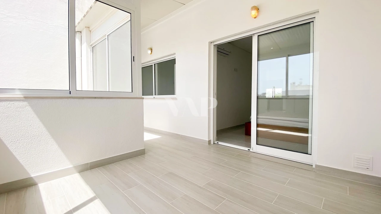 Apartamento T2 para Venda em Quarteira Foto 16
