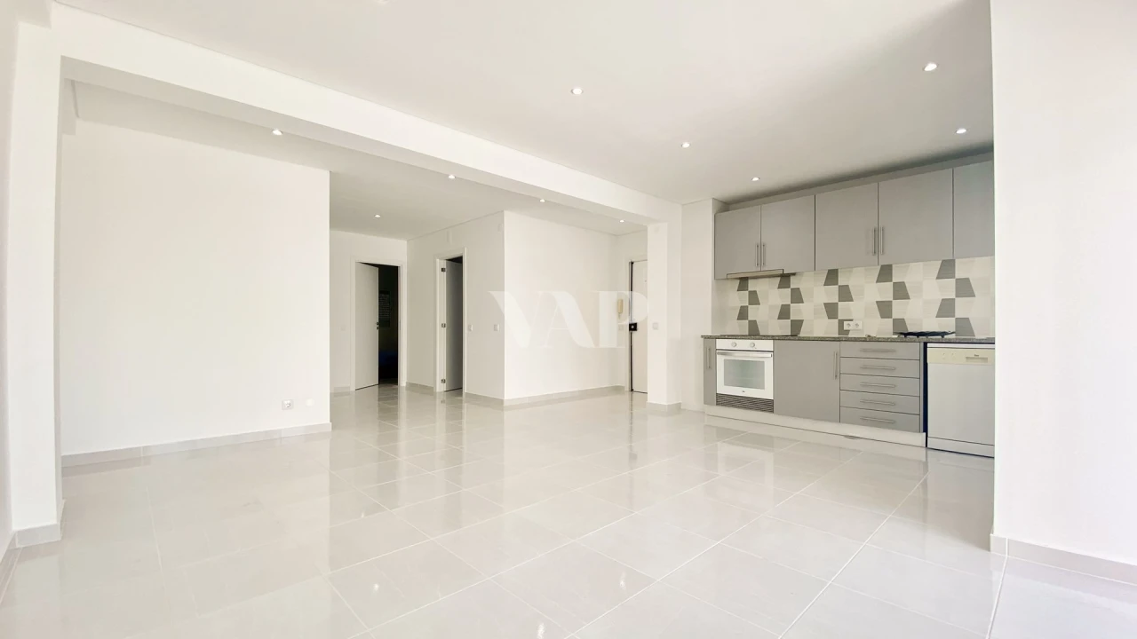 Apartamento T2 para Venda em Quarteira Foto 3