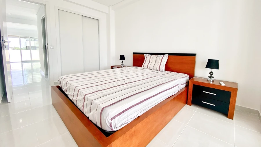 Apartamento T2 para Venda em Quarteira Foto 10