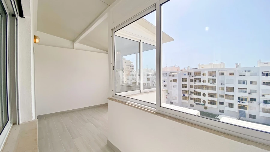 Apartamento T2 para Venda em Quarteira Foto 4