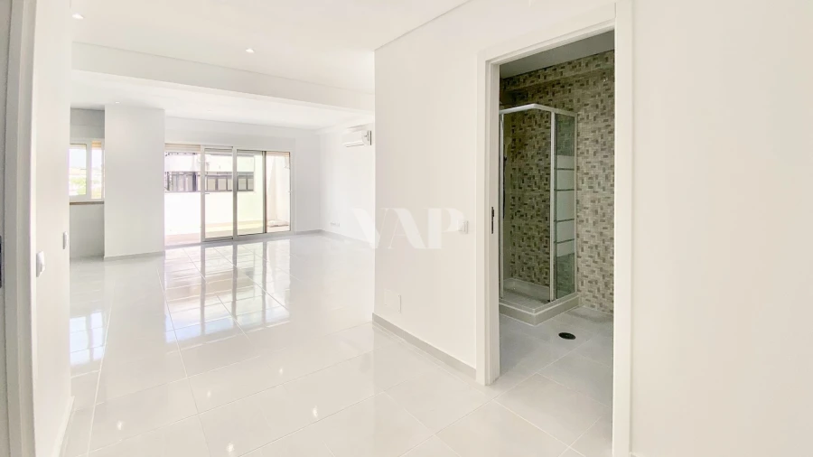 Apartamento T2 para Venda em Quarteira Foto 5