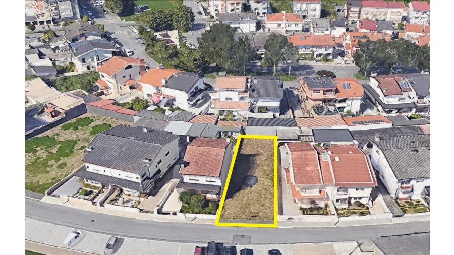 Terreno para Venda em Cidade da Maia Foto 2