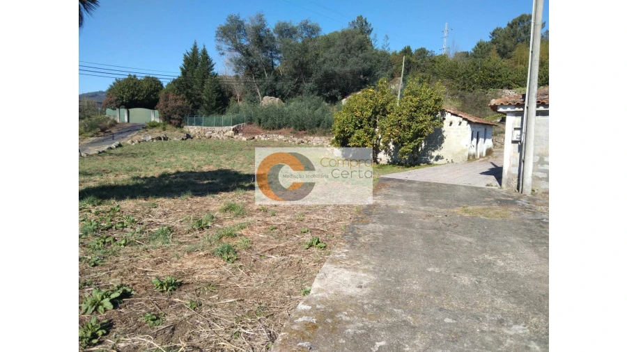 Moradia T2 para Venda em Brito Foto 2