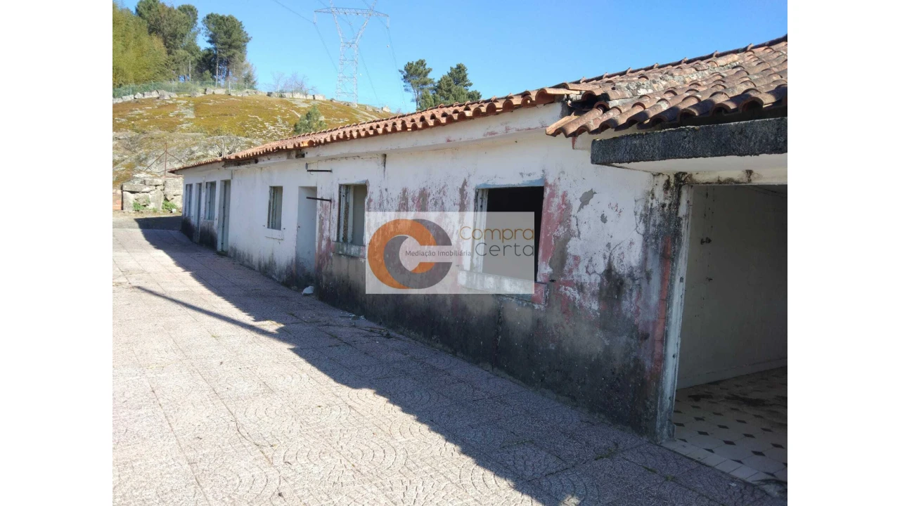 Moradia T2 para Venda em Brito Foto 1