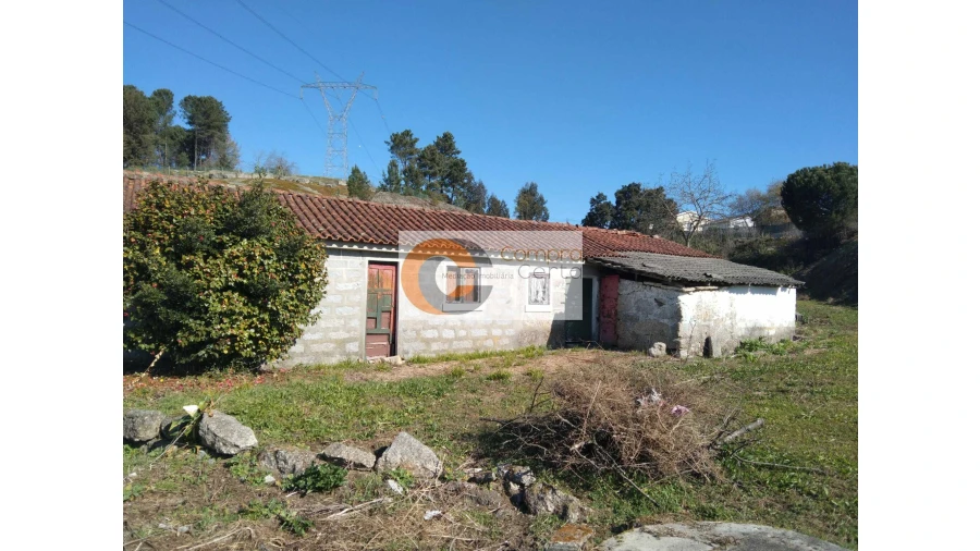 Moradia T2 para Venda em Brito Foto 1