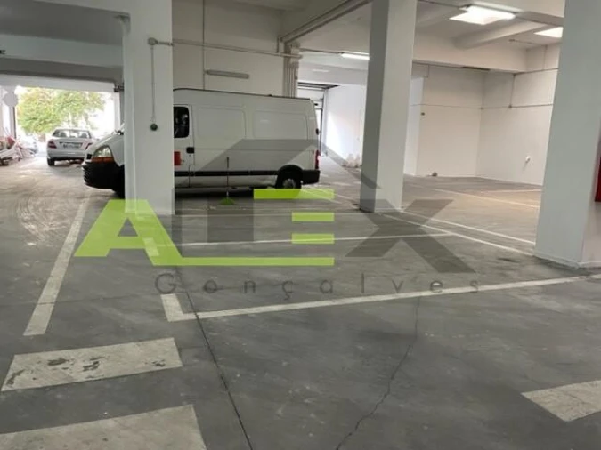 Garagem para Arrendamento em Arroios Foto 10