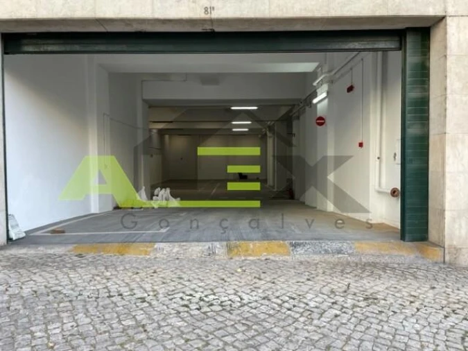 Garagem para Arrendamento em Arroios Foto 7
