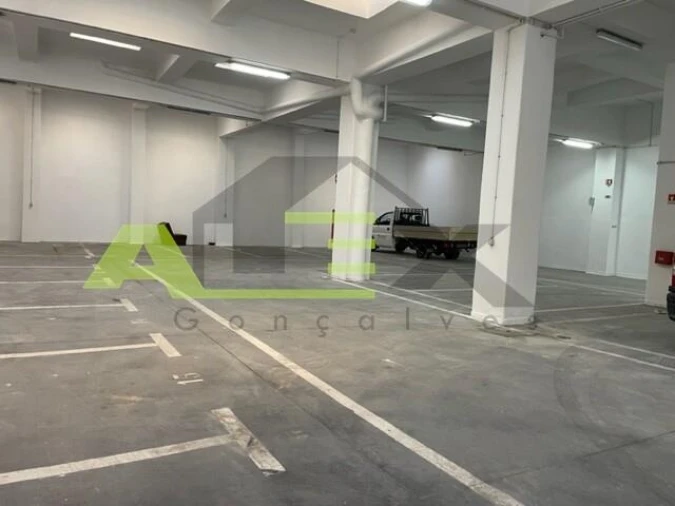 Garagem para Arrendamento em Arroios Foto 8