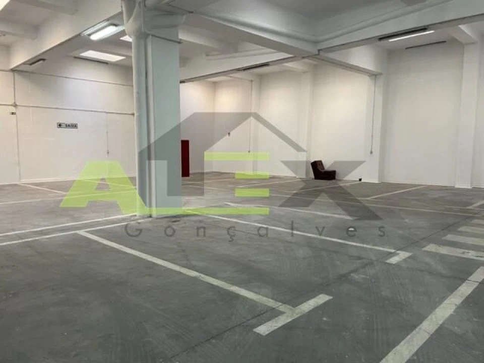 Garagem para Arrendamento em Arroios Foto 1