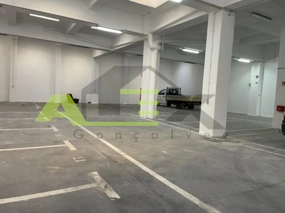 Garagem para Arrendamento em Arroios Foto 8