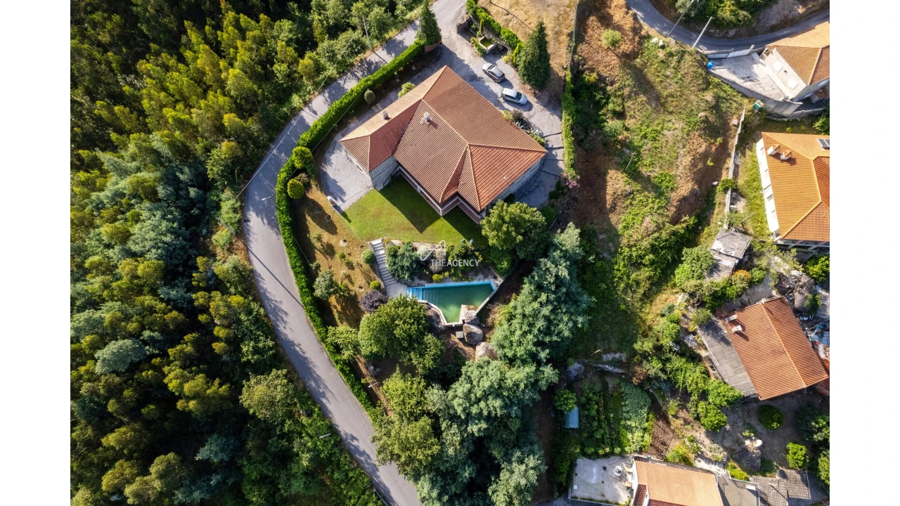 Moradia T3 para Venda em Ventosa e Cova Foto 6