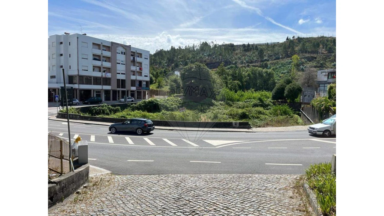 Terreno para Venda em Rebordosa Foto 6