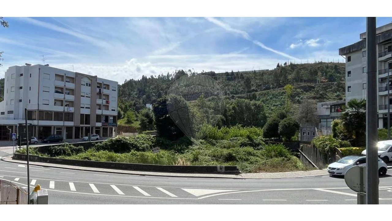 Terreno para Venda em Rebordosa Foto 5