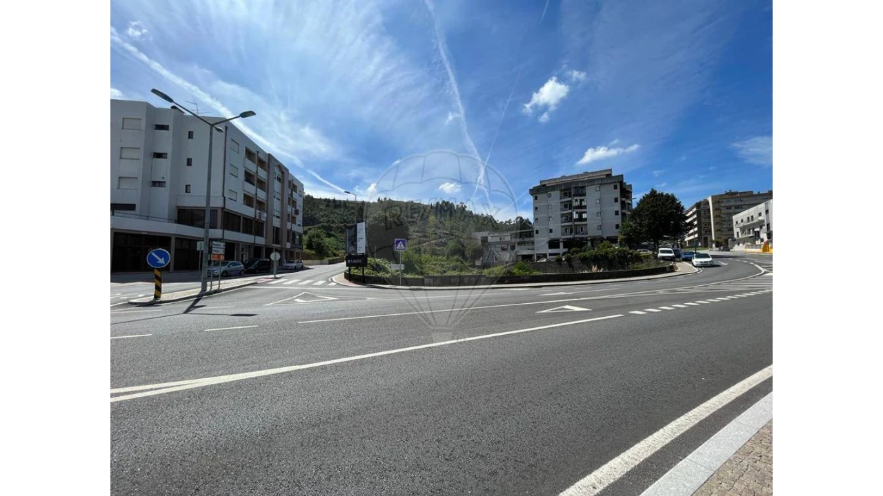 Terreno para Venda em Rebordosa Foto 1