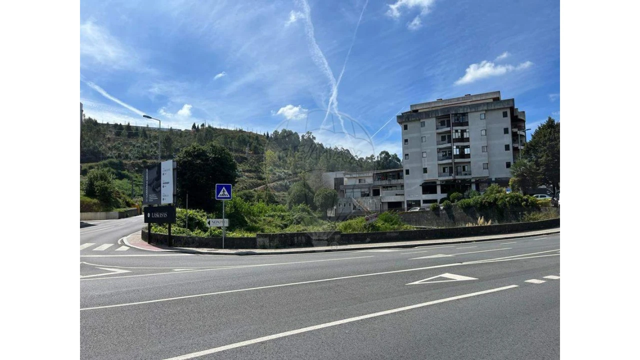 Terreno para Venda em Rebordosa Foto 7