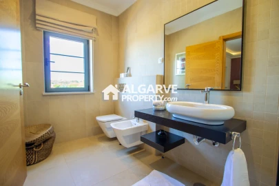 Moradia T5 para Venda em Almancil