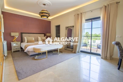 Moradia T5 para Venda em Almancil