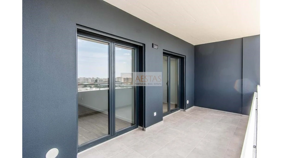 Apartamento T2 para Venda em Portimão Foto 12