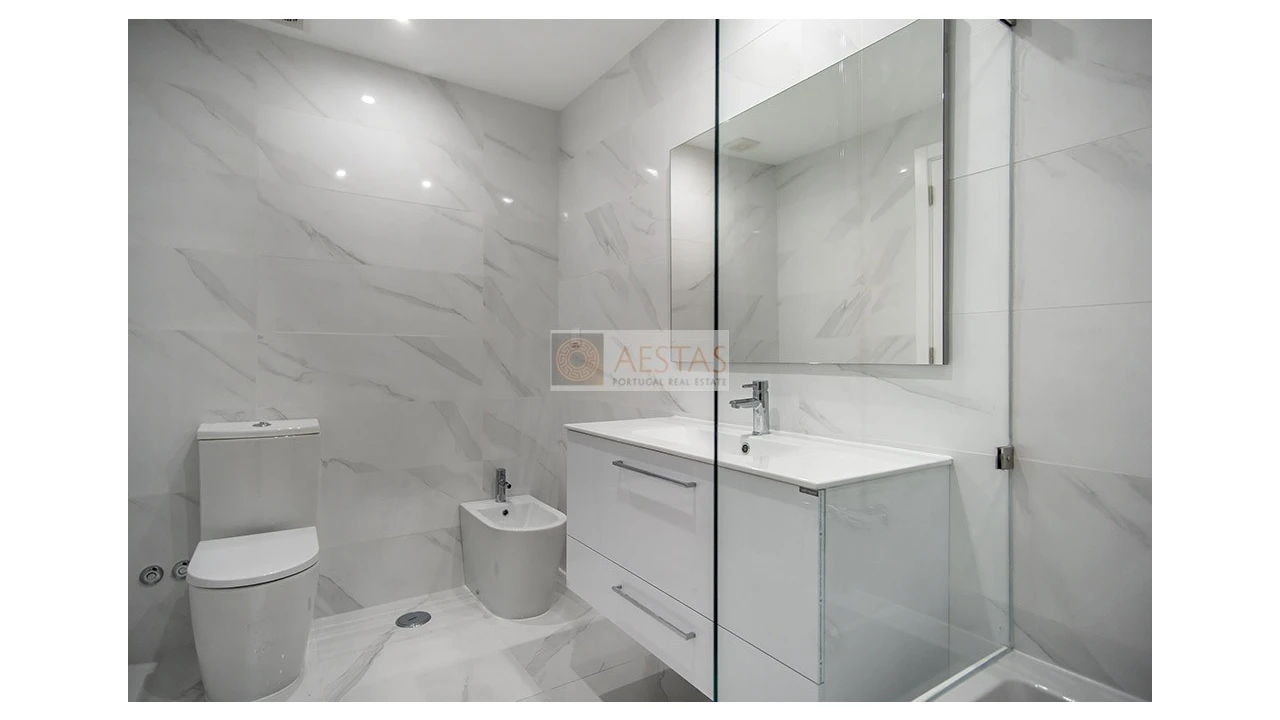Apartamento T2 para Venda em Portimão Foto 6