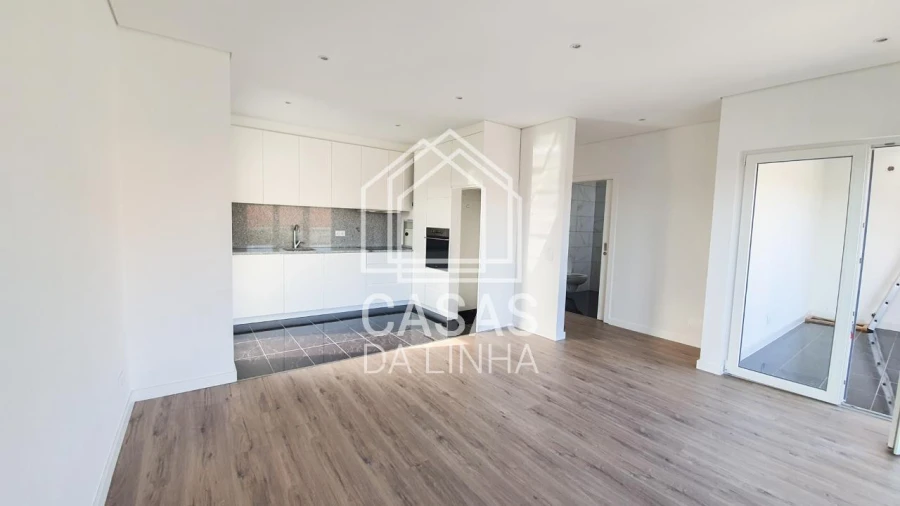 Moradia T2 para Arrendamento em São Domingos de Rana