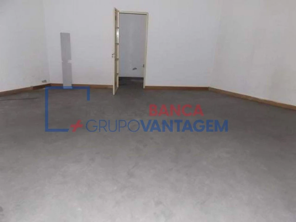 Loja para Venda em Amiais de Baixo Foto 6