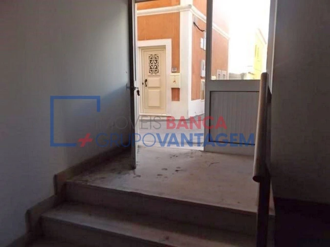 Loja para Venda em Amiais de Baixo Foto 2