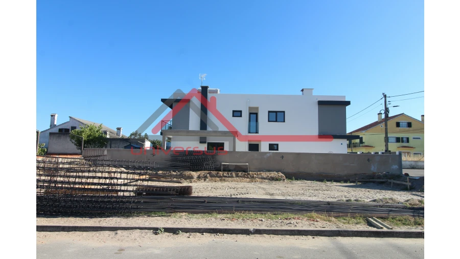 Moradia T4 para Venda em Fernao Ferro Foto 2