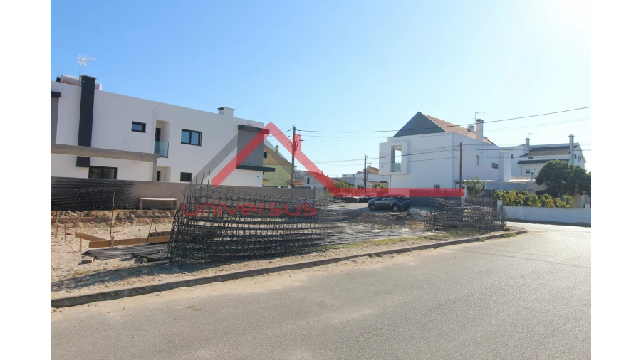 Moradia T4 para Venda em Fernao Ferro Foto 4
