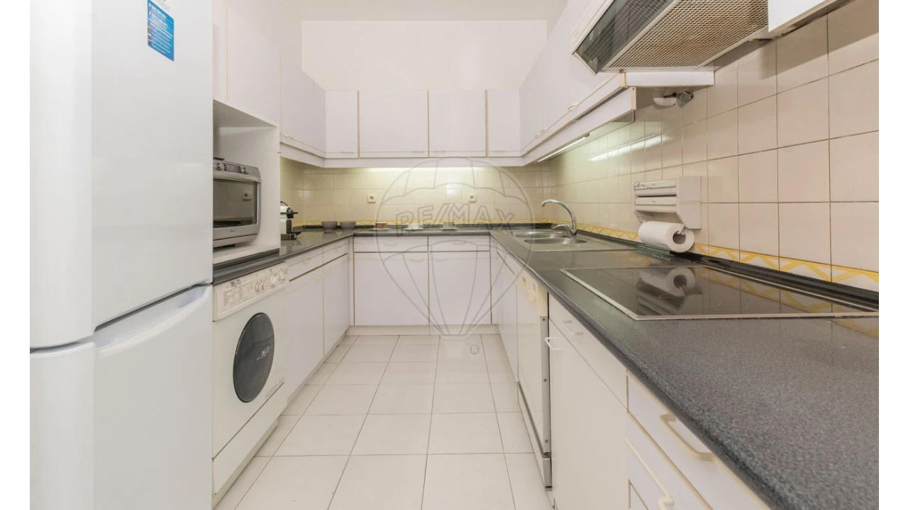 Apartamento T2 para Venda em Misericórdia Foto 11