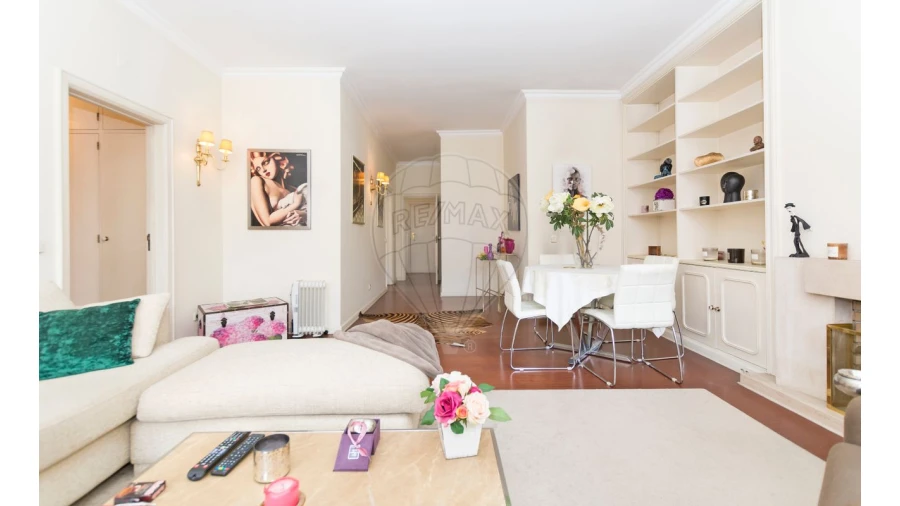 Apartamento T2 para Venda em Misericórdia Foto 4