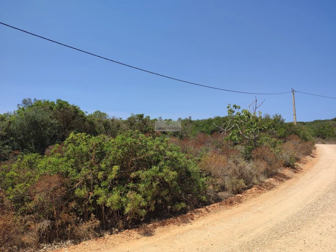 Terreno para Venda em Lagos (São Sebastião e Santa Maria) Foto 2